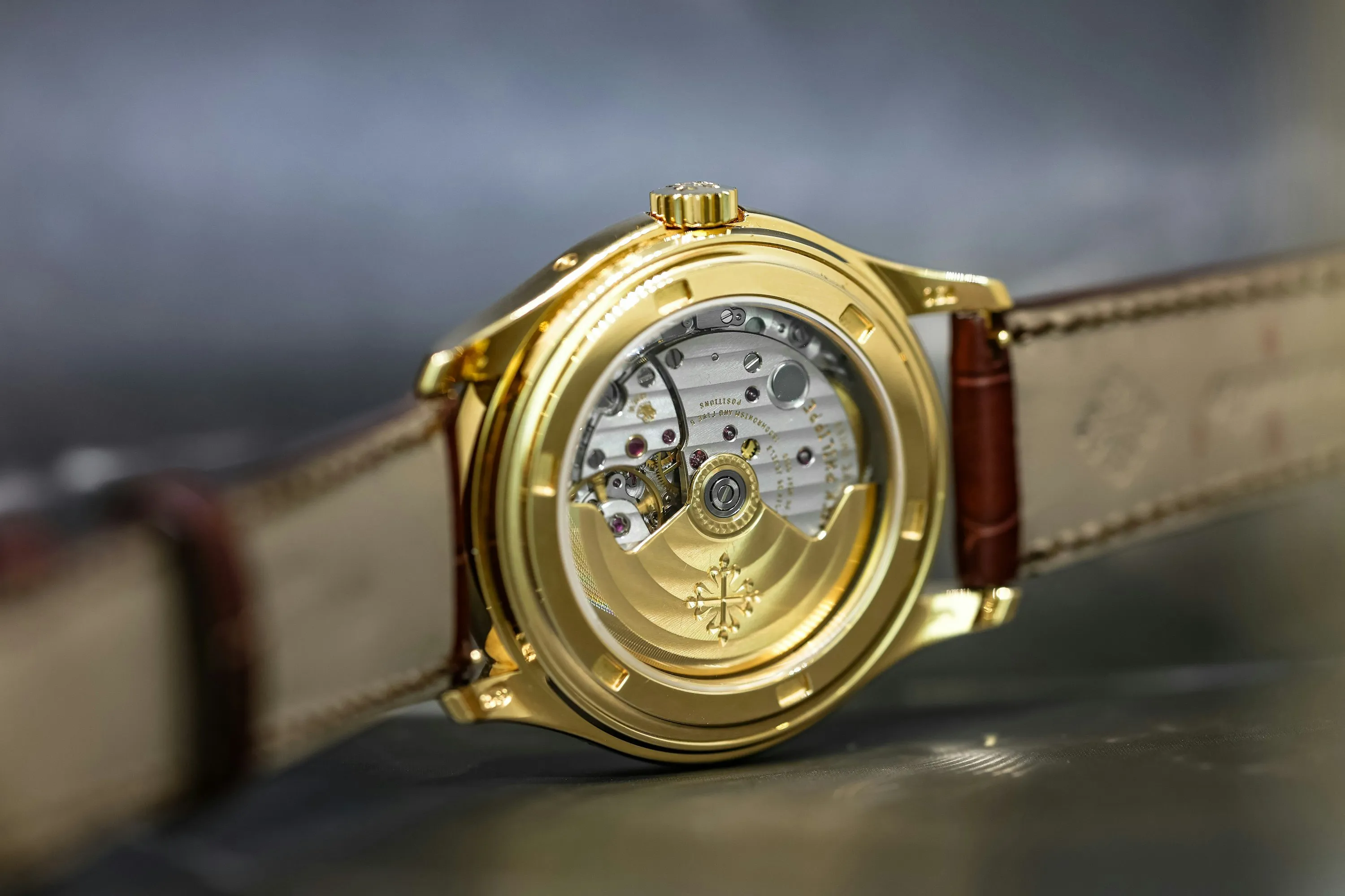 Patek Philippe Annual Calendar 5146J 39mm Yellow gold Ivory 12