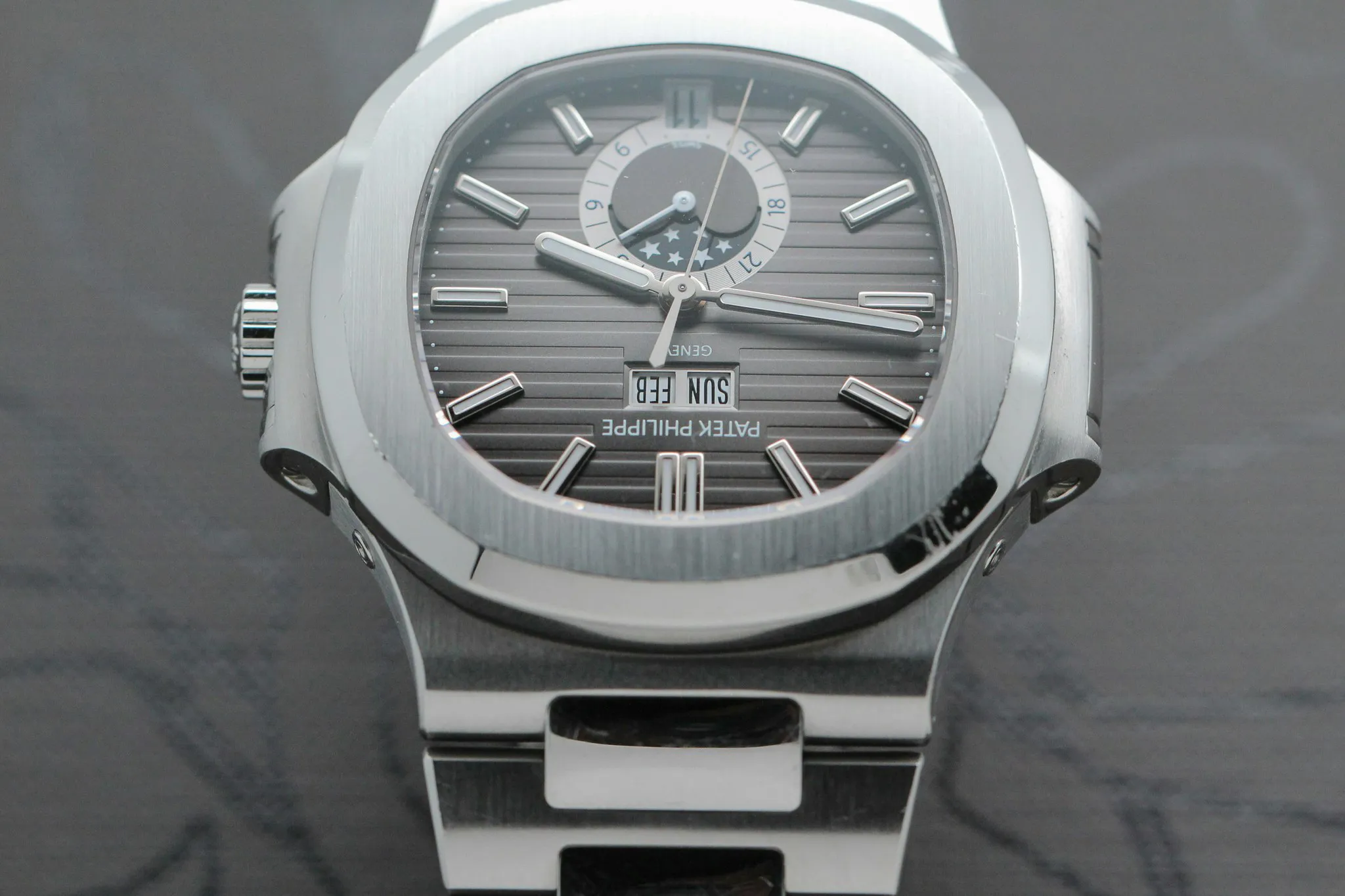 Patek Philippe Nautilus 5726/1A 40.5mm Stainless steel Blue 2