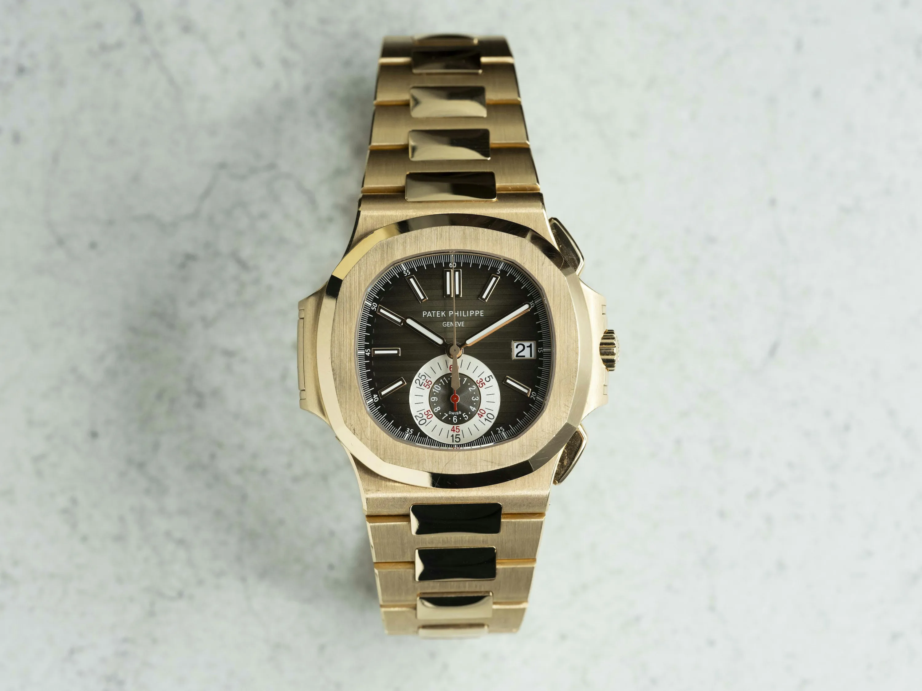 Patek Philippe Nautilus 5980R 40.5mm Rose gold Brown