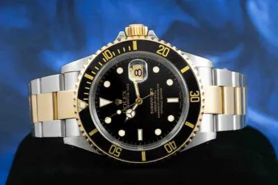 Rolex Submariner 16613 40mm Yellow gold and Stainless steel Black 8