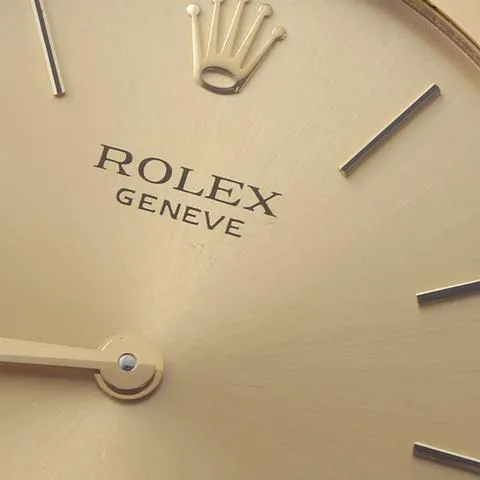 Rolex Cellini 4112/8 32mm Yellow gold Champagne 7