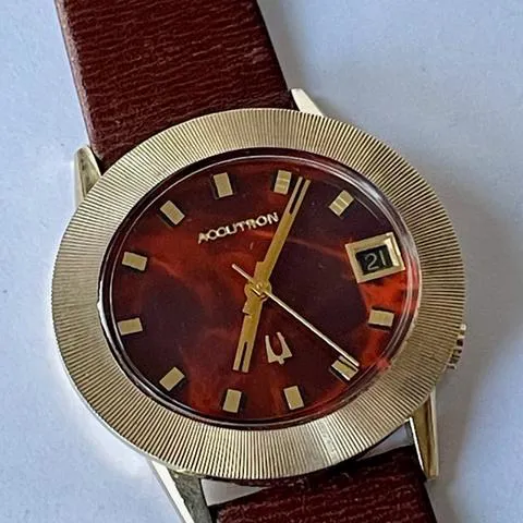 Bulova Accutron 41545 37mm Yellow gold Bordeaux 2