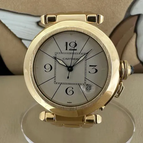 Cartier Pasha 820901 38mm Yellow gold White