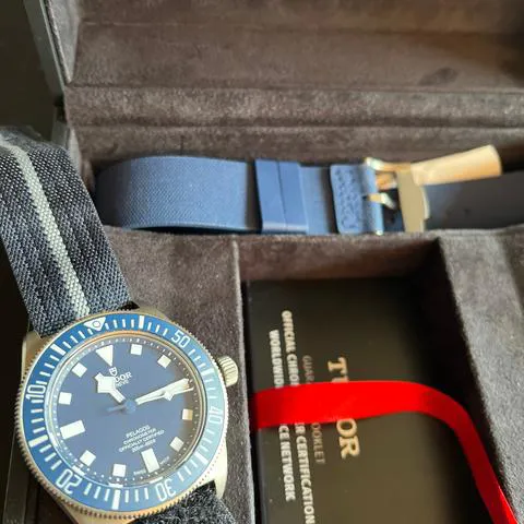 Tudor Pelagos 25707B/24 42mm Titanium Blue 12