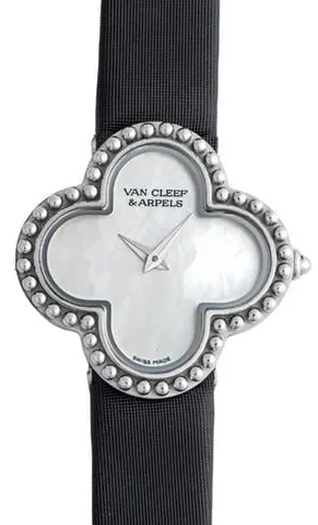 Van Cleef & Arpels Alhambra VCARD21600 26mm White gold White