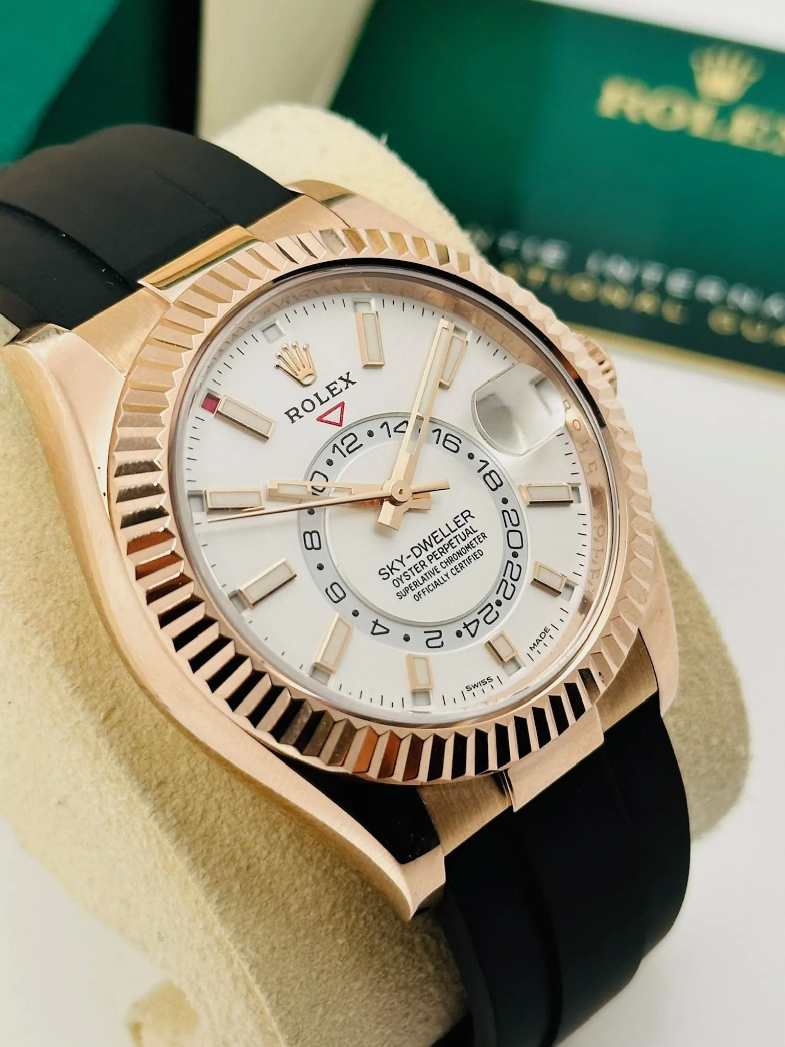 Rolex Sky-Dweller 326235 42mm Rose gold White 3