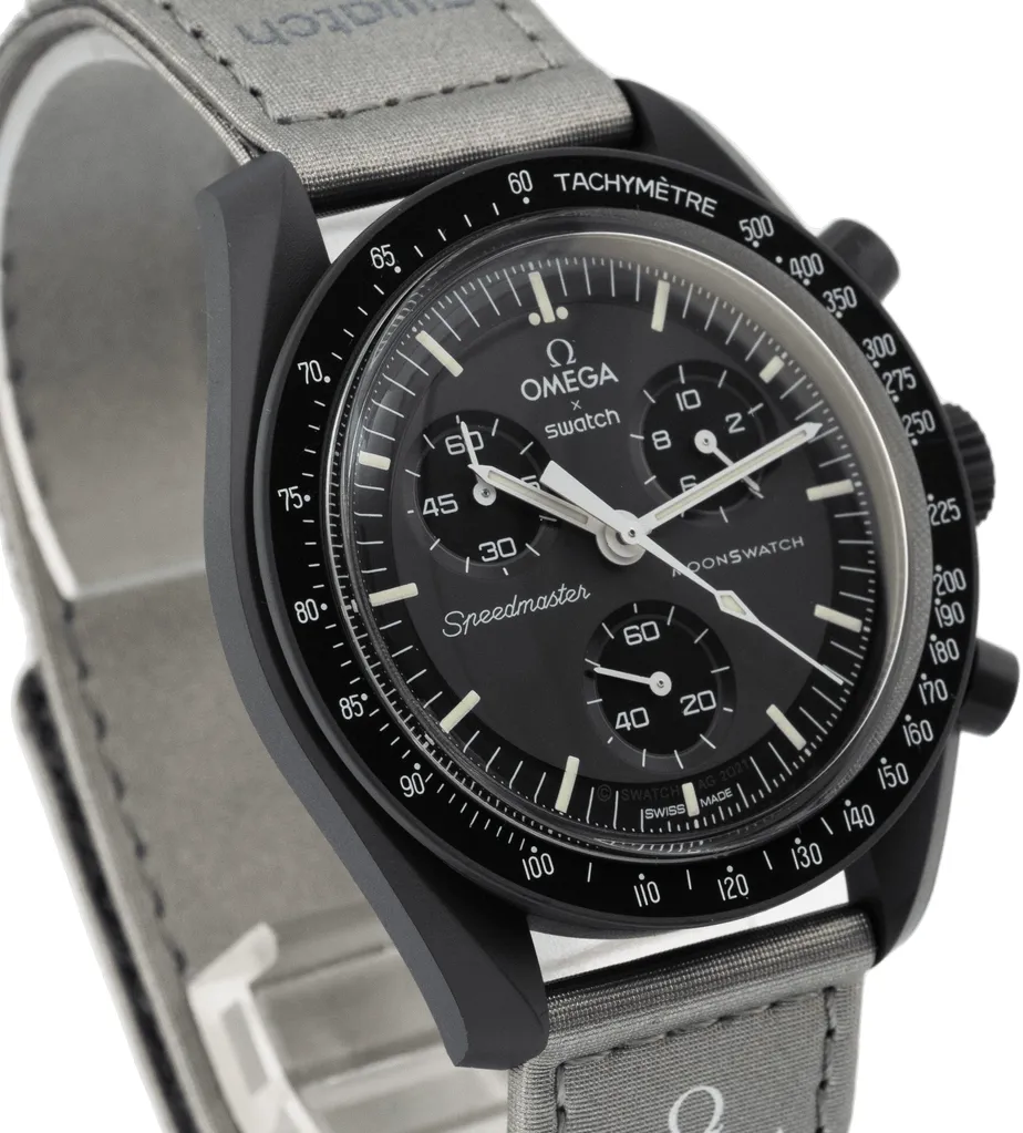 Omega Moonswatch SO33A100 42mm Bioceramic Gray 2