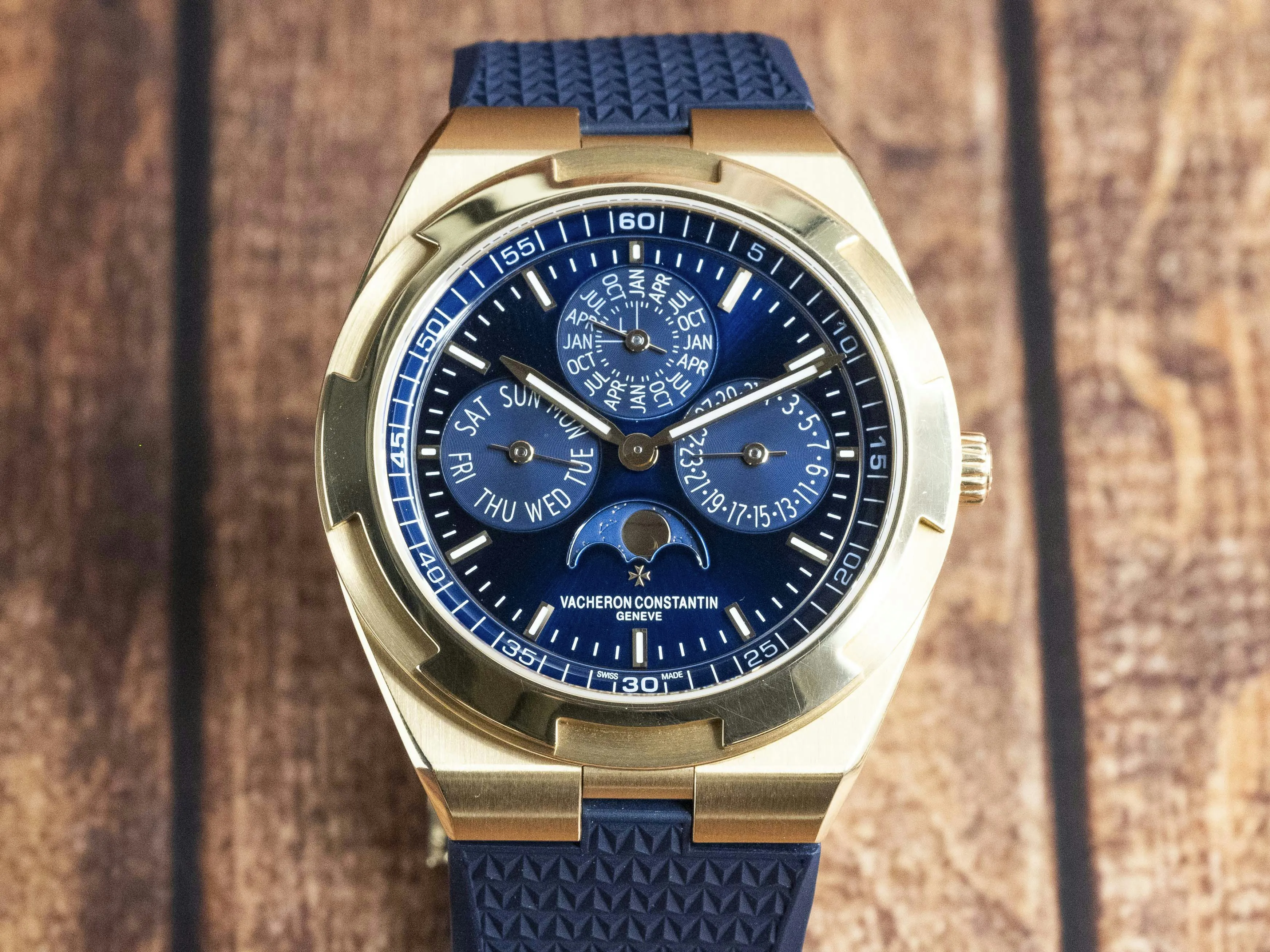 Vacheron Constantin Overseas 4300V/000R-B509 41.5mm Rose gold Blue 3