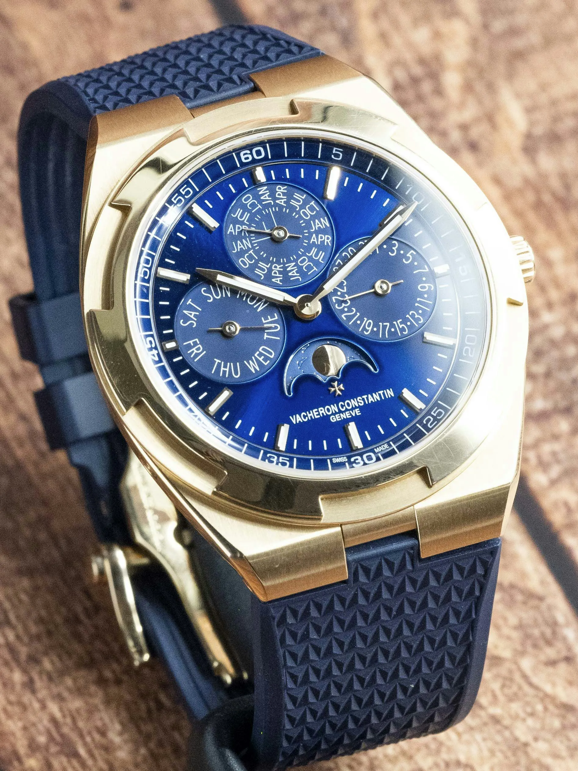 Vacheron Constantin Overseas 4300V/000R-B509 41.5mm Rose gold Blue 13