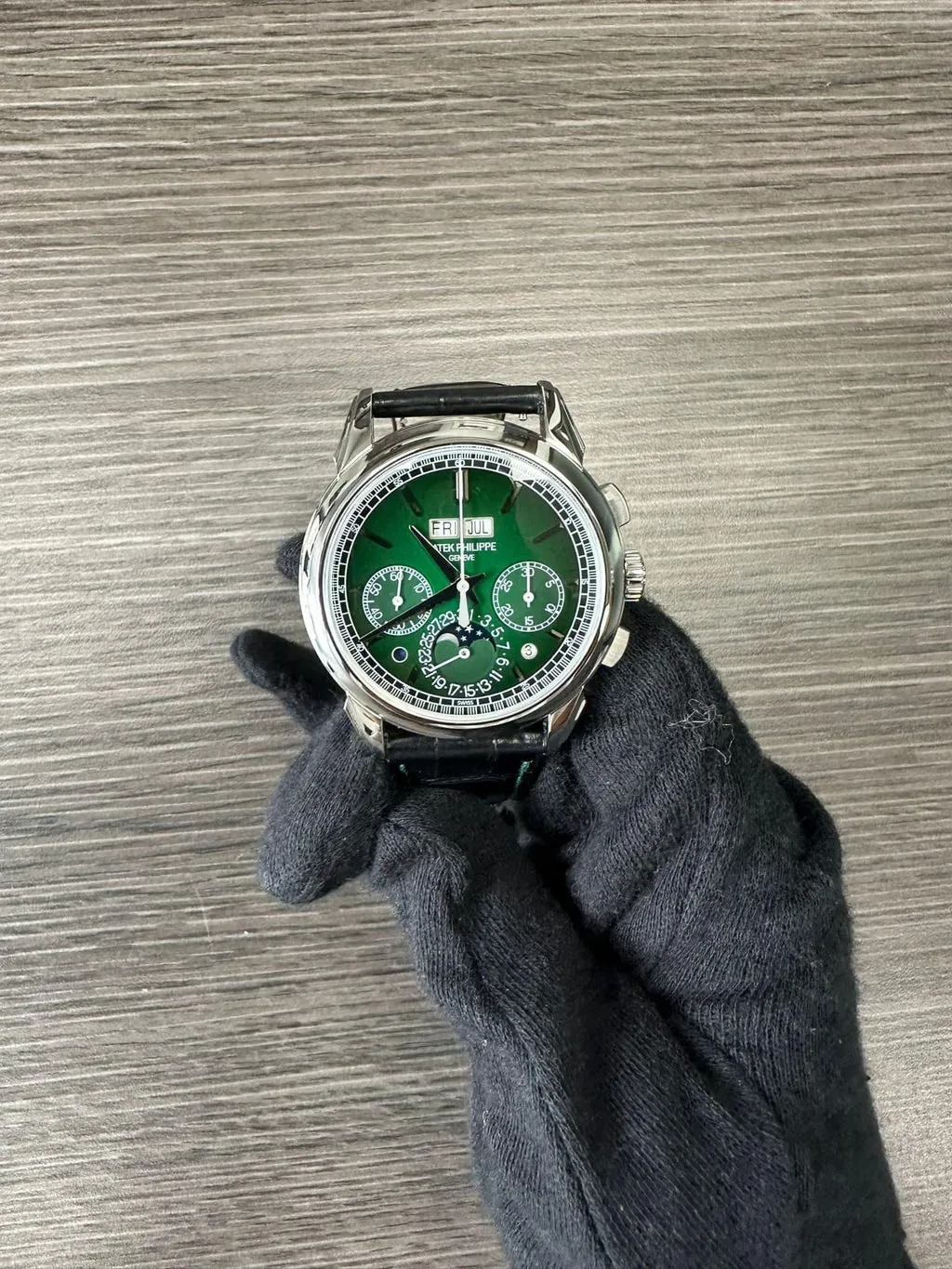 Patek Philippe Perpetual Calendar Chronograph 5270P-014 Green 2