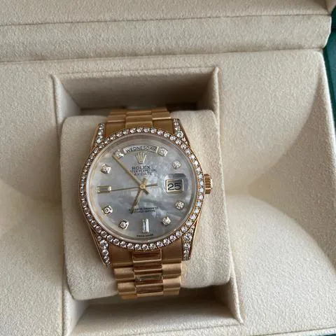 Rolex Day-Date 36 118388 36mm Yellow gold White