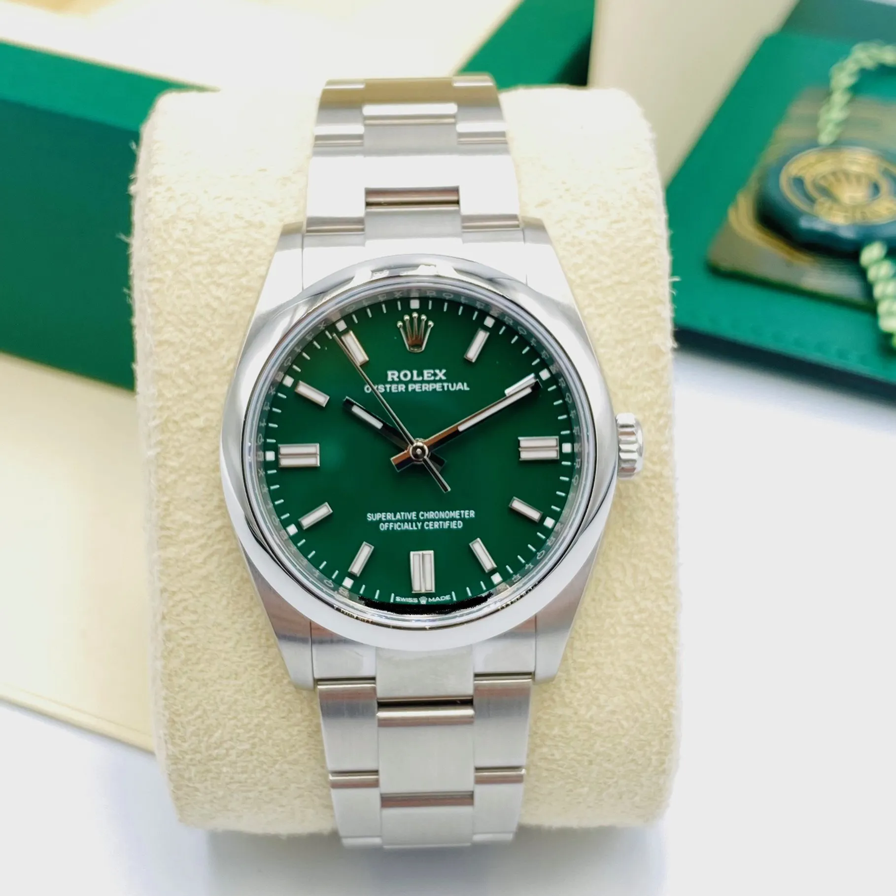 Rolex Oyster Perpetual 36 126000 36mm Green 4