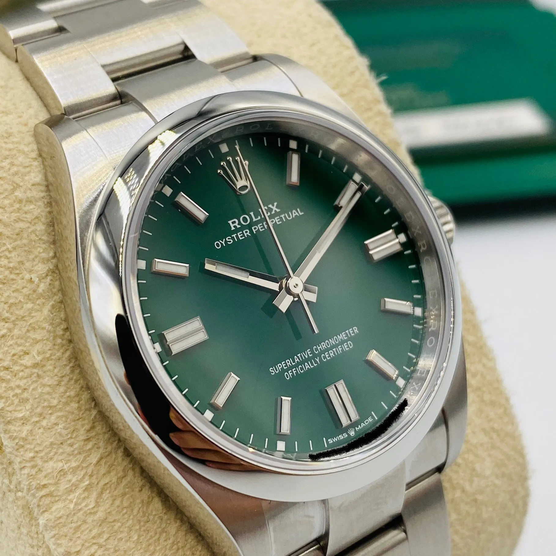 Rolex Oyster Perpetual 36 126000 36mm Green 2