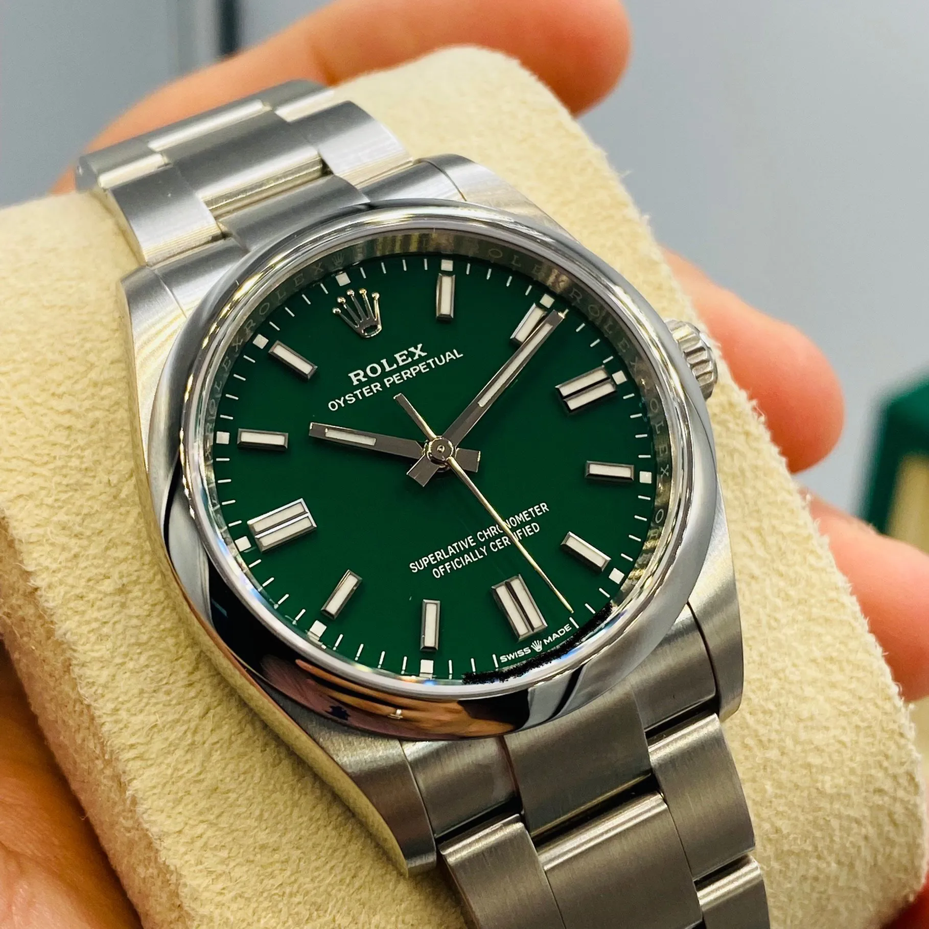 Rolex Oyster Perpetual 36 126000 36mm Green 5