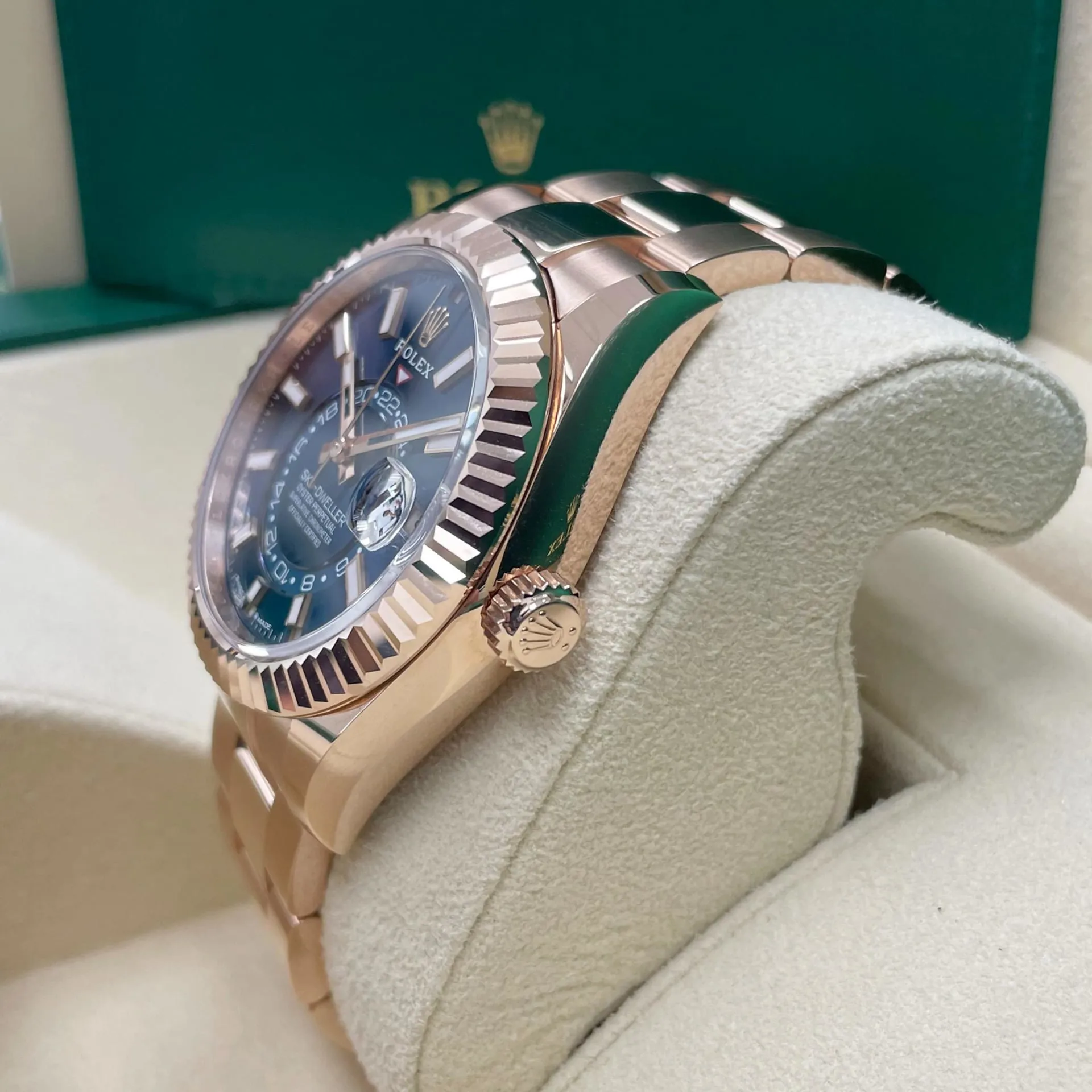 Rolex Sky-Dweller 336935-0001 42mm Everose gold Blue and Green 2