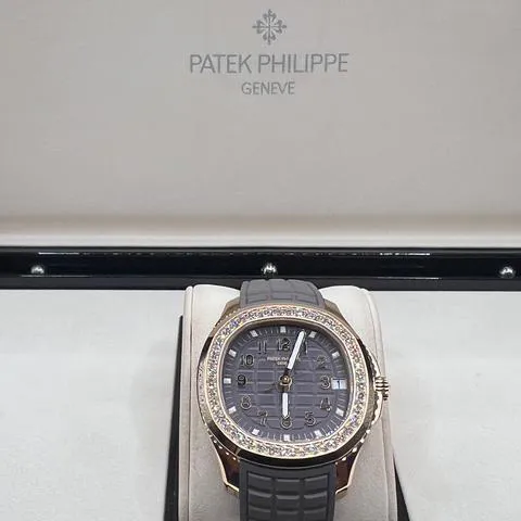 Patek Philippe Aquanaut 5268/200R-010 39mm Rose gold Brown 5