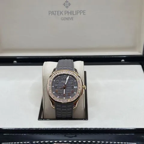 Patek Philippe Aquanaut 5268/200R-010 39mm Rose gold Brown 8