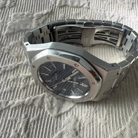 Audemars Piguet Royal Oak 15300ST 39mm Stainless steel Blue 2