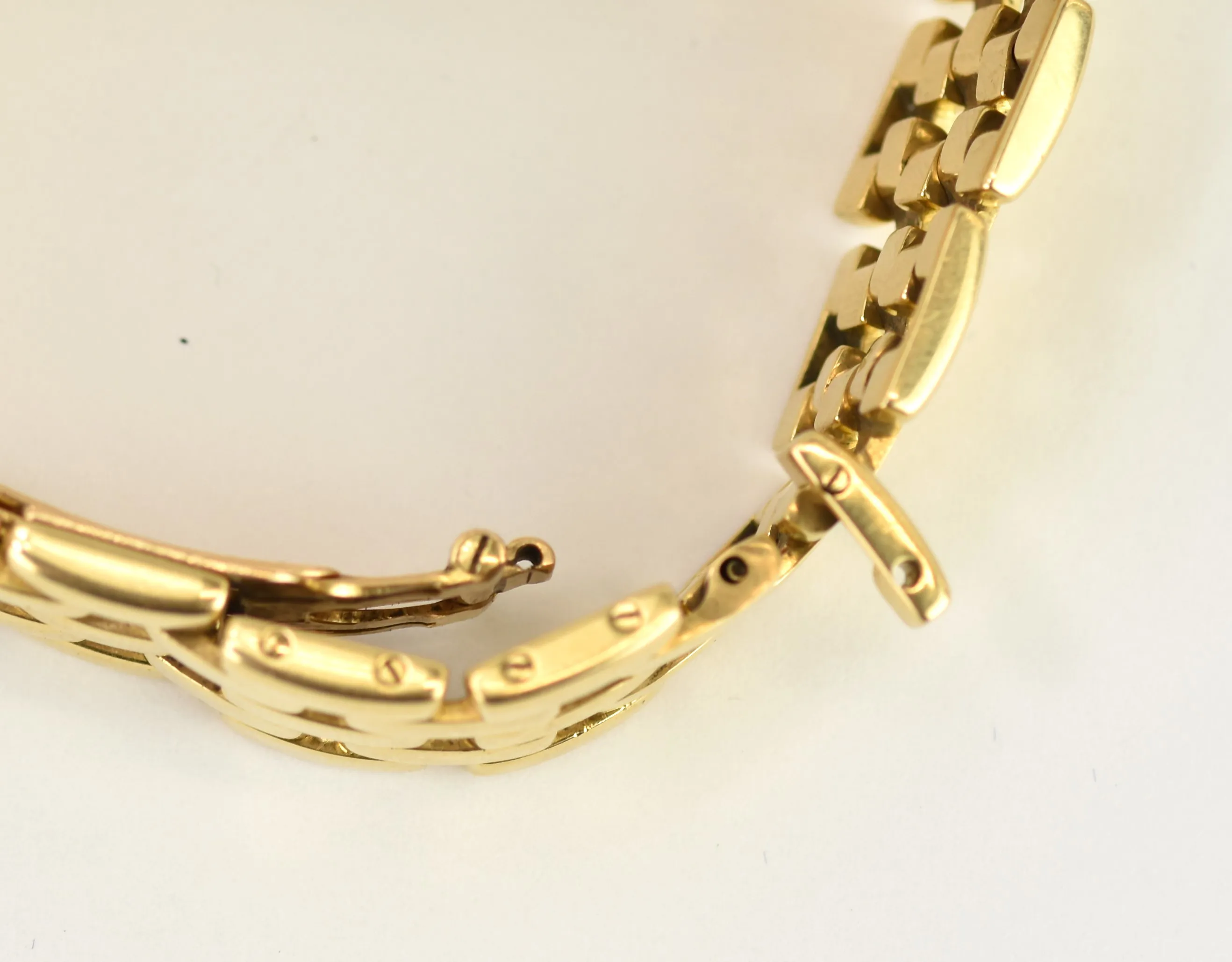 Cartier Cougar 88904 26mm Yellow gold Cream 4