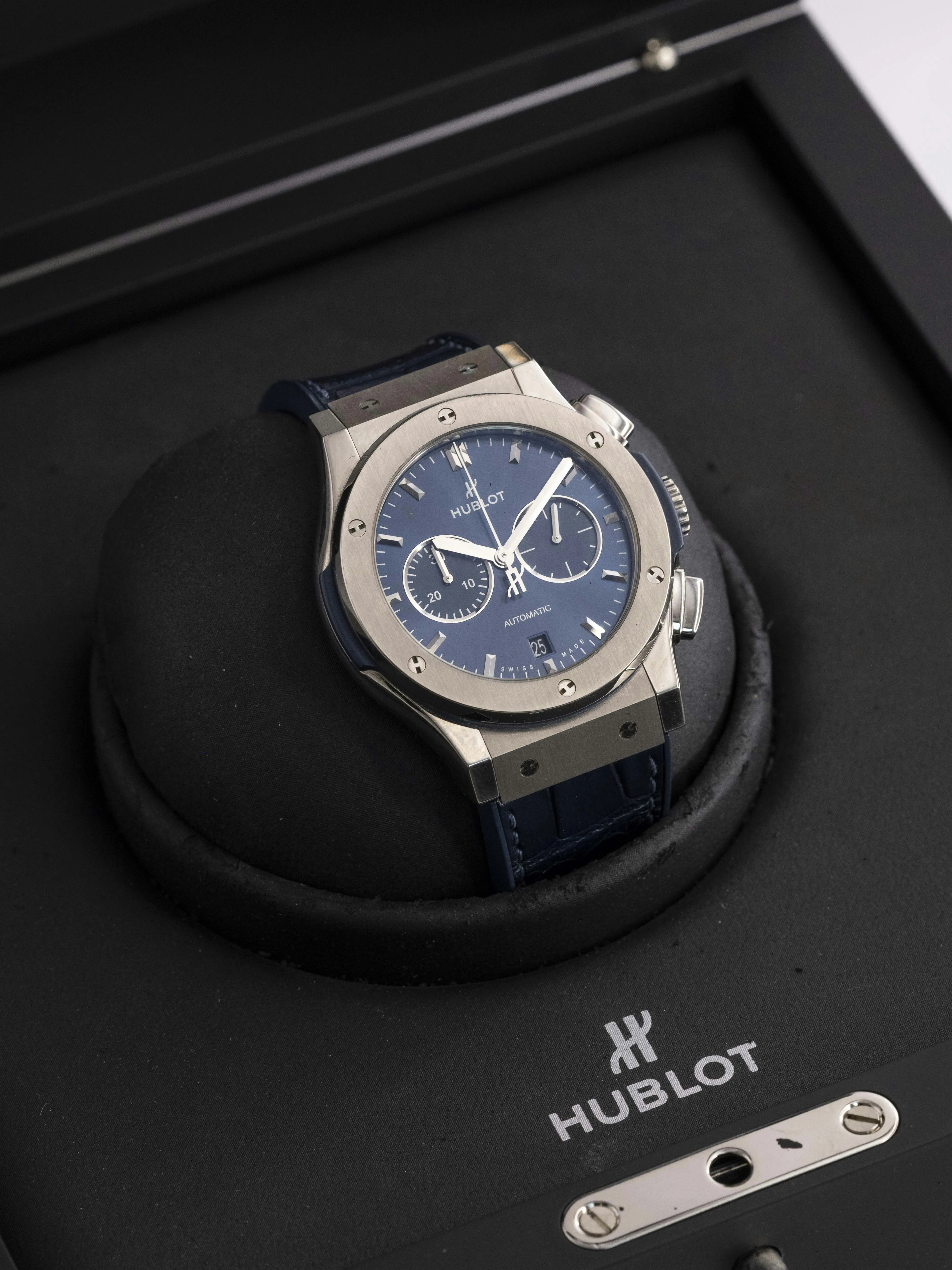 Hublot Classic Fusion Chronograph 541.NX.7170.LR 42mm Titanium Blue 16