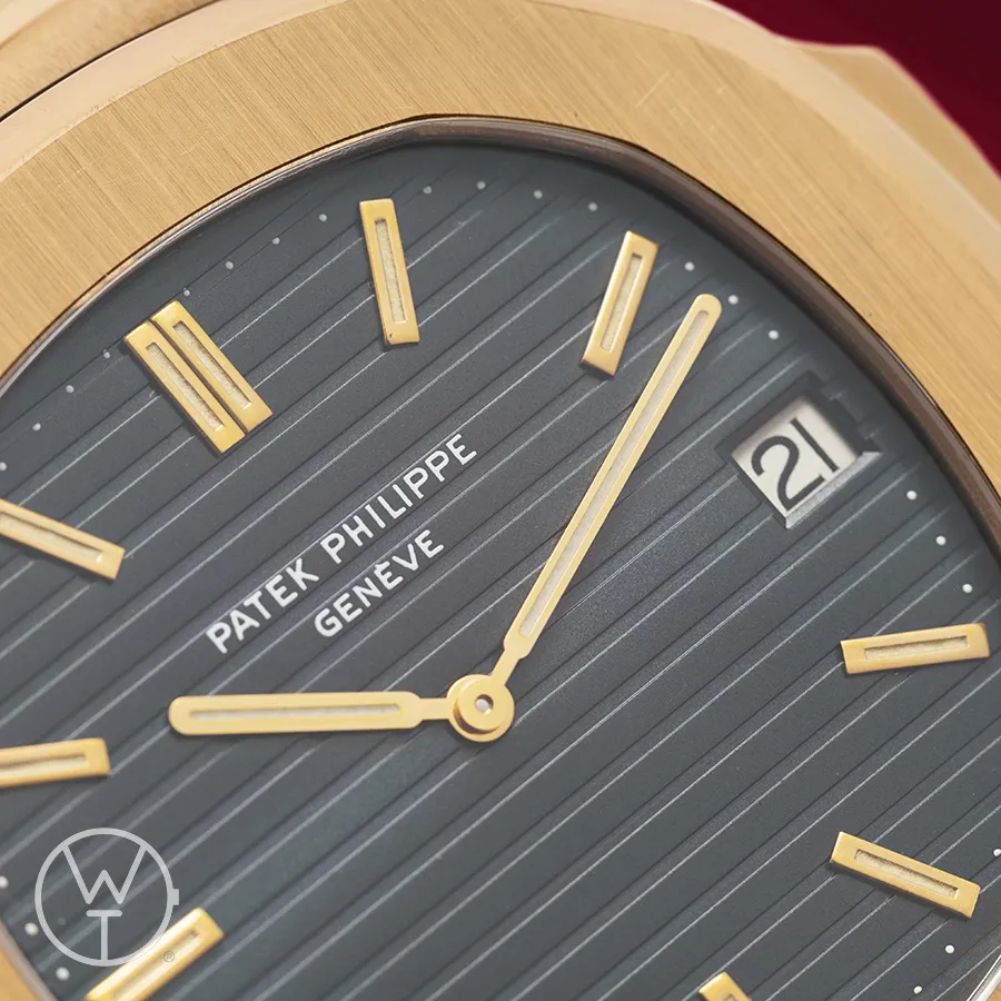 Patek Philippe Nautilus 3700/001 41mm Yellow gold Blue 2