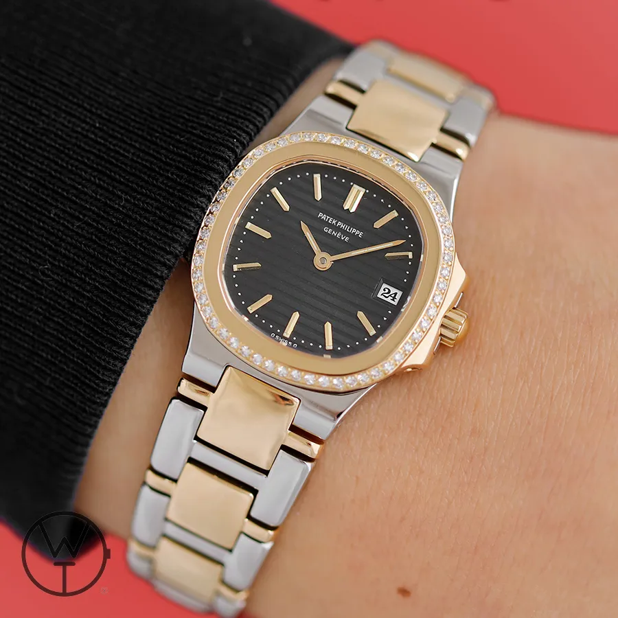 Patek Philippe Nautilus 4700/052 27mm Yellow gold and Stainless steel 1