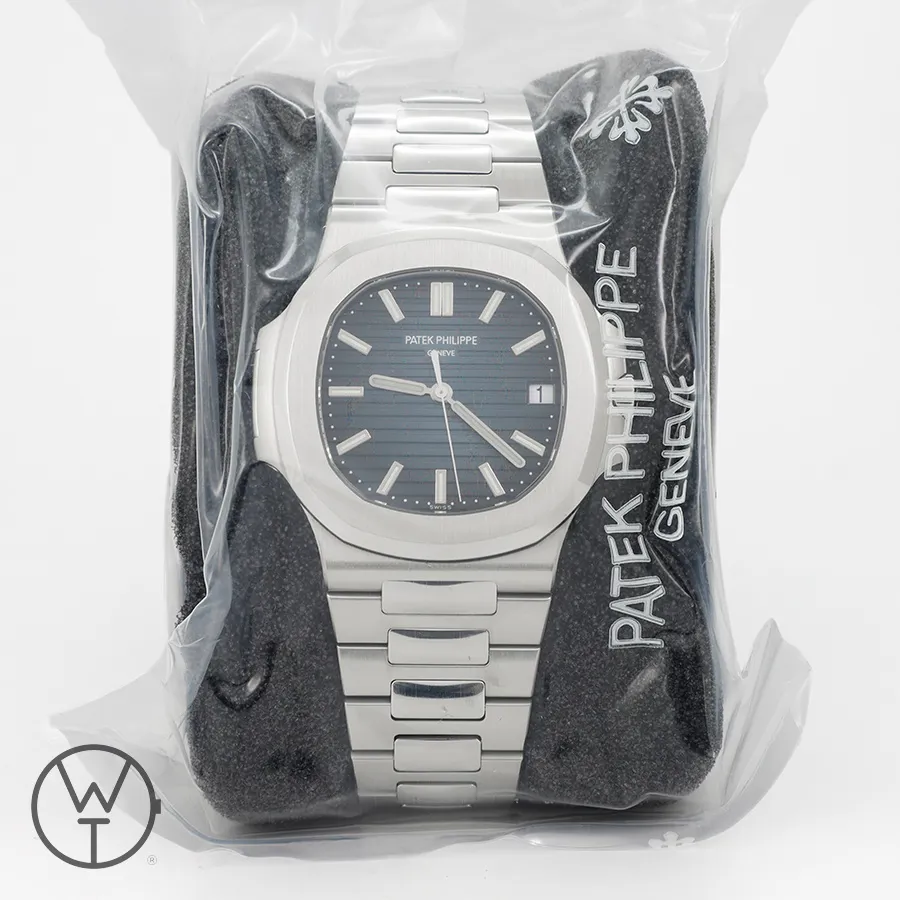 Patek Philippe Nautilus 5711/1A-010 41mm Stainless steel Blue