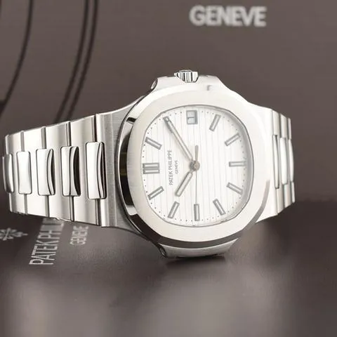 Patek Philippe Nautilus 5711/1A-011 40mm Stainless steel White 2