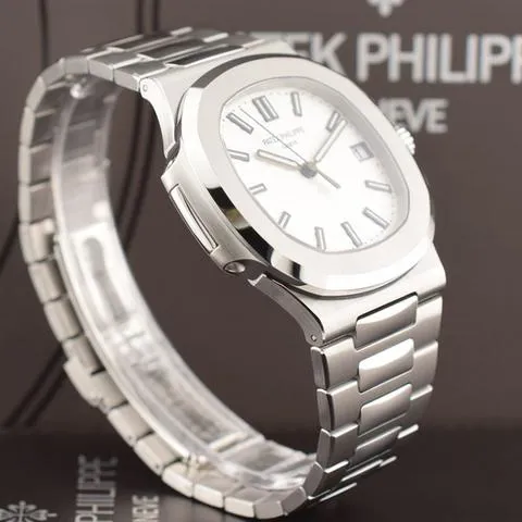 Patek Philippe Nautilus 5711/1A-011 40mm Stainless steel White 8