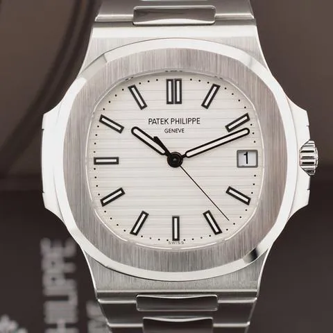 Patek Philippe Nautilus 5711/1A-011 40mm Stainless steel White 9