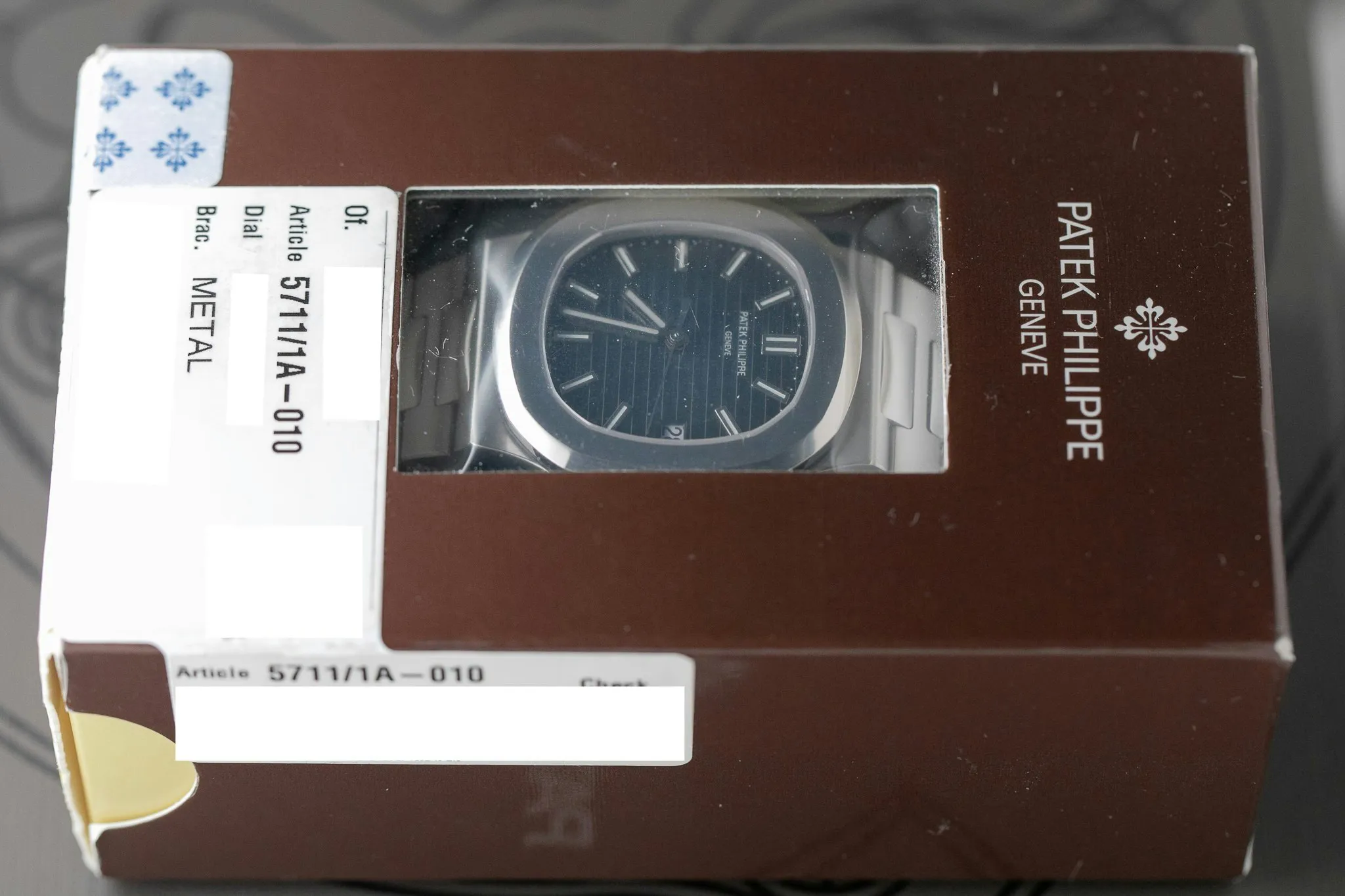 Patek Philippe Nautilus 5711/1A 40mm Stainless steel Blue 2
