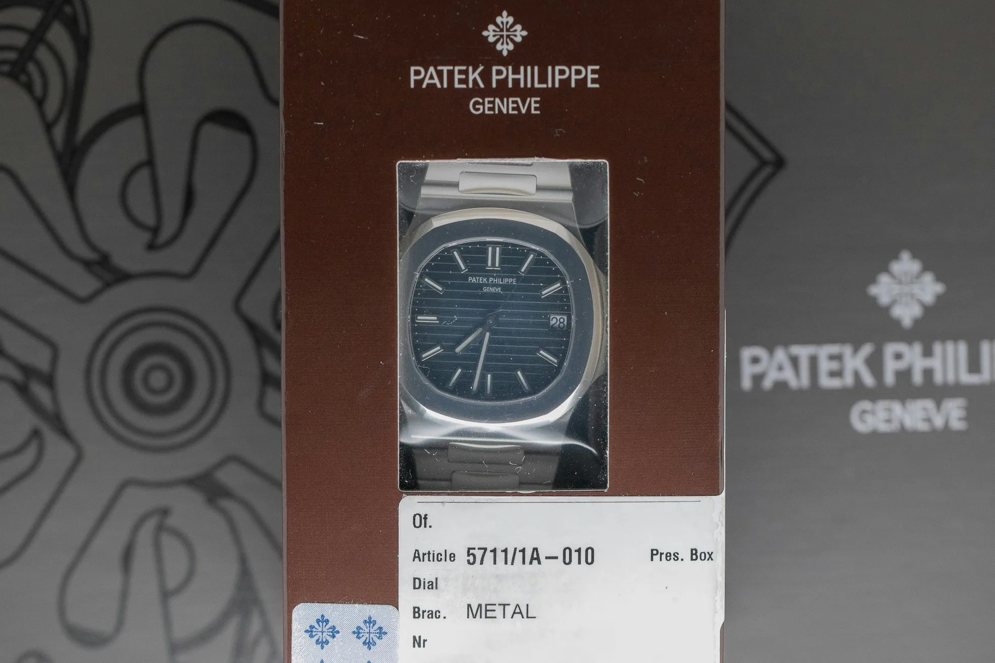 Patek Philippe Nautilus 5711/1A 40mm Stainless steel Blue 11