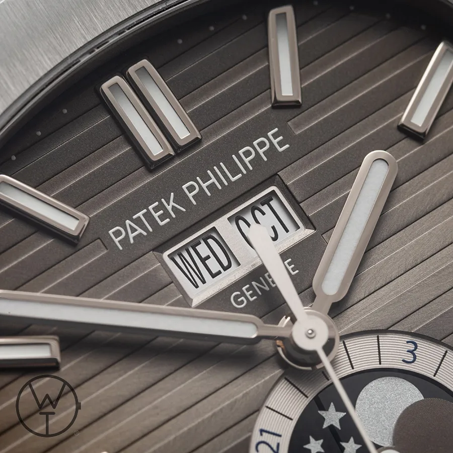 Patek Philippe Nautilus 5726/1A-001 40.5mm Stainless steel Black 2