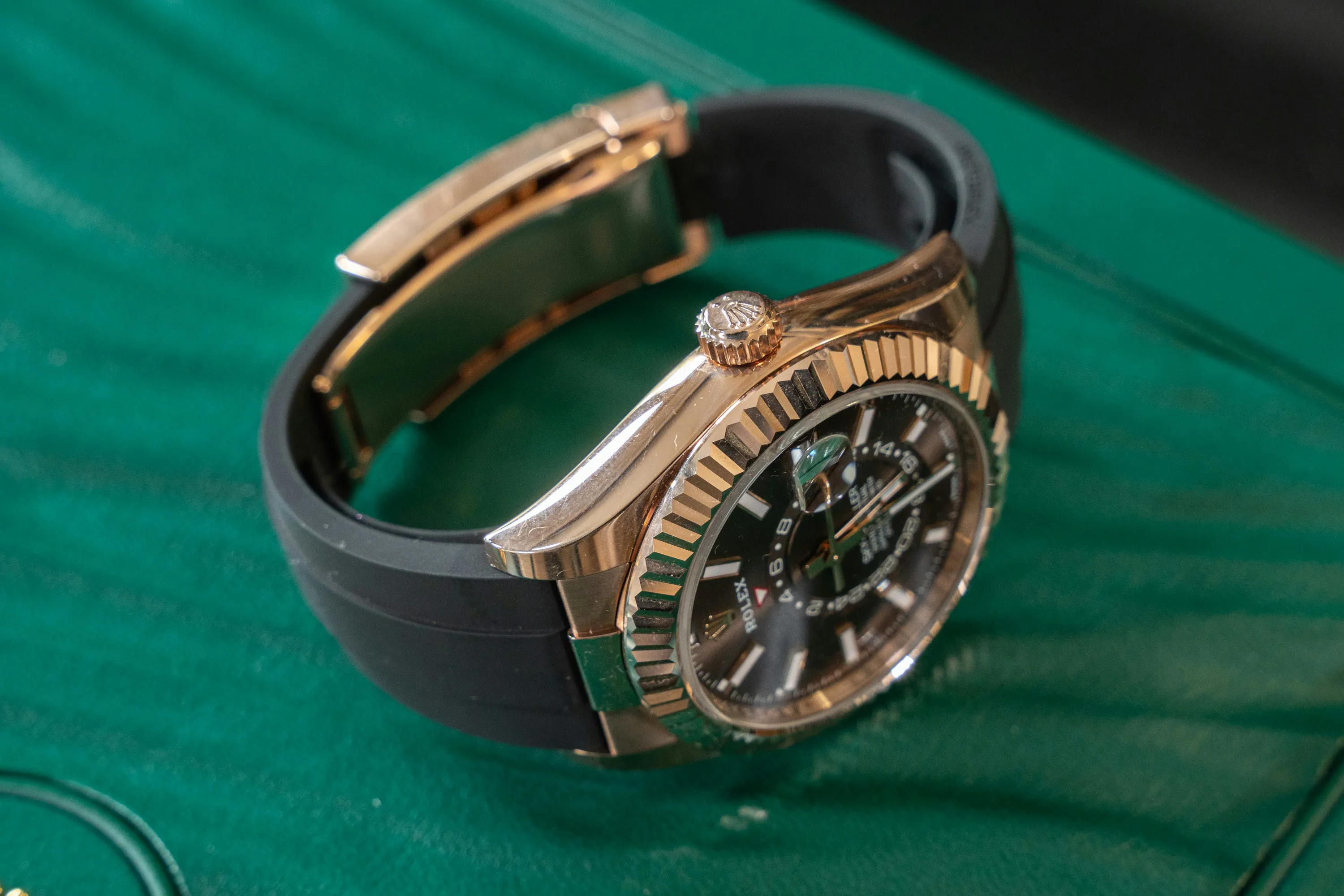 Rolex Sky-Dweller 326235 42mm Rose gold Chocolate 22