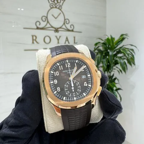 Patek Philippe Aquanaut 5968R-001 42mm Rose gold Brown 4