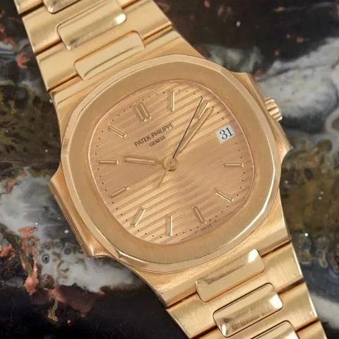 Patek Philippe Nautilus 3800/1 37mm Yellow gold Gold