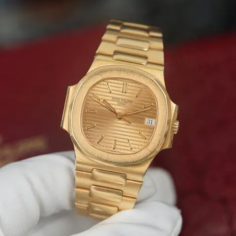 Patek Philippe Nautilus 3800/1 37mm Yellow gold Gold 1