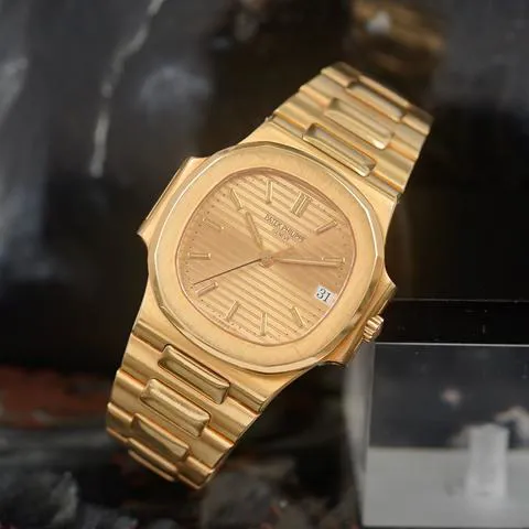 Patek Philippe Nautilus 3800/1 37mm Yellow gold Gold 3