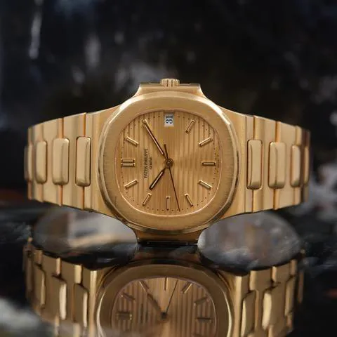 Patek Philippe Nautilus 3800/1 37mm Yellow gold Gold 4