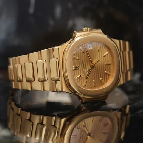 Patek Philippe Nautilus 3800/1 37mm Yellow gold Gold 5