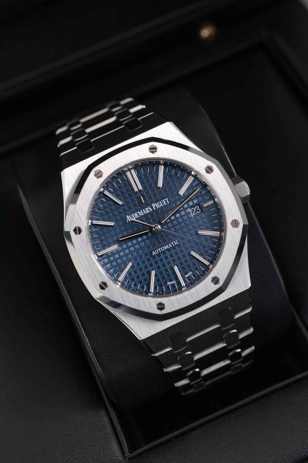 Audemars Piguet Royal Oak 15400ST.OO.1220ST.03 41mm Steel Blue 5