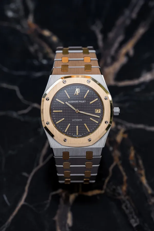 Audemars Piguet Royal Oak 5402SA 39mm Yellow gold •