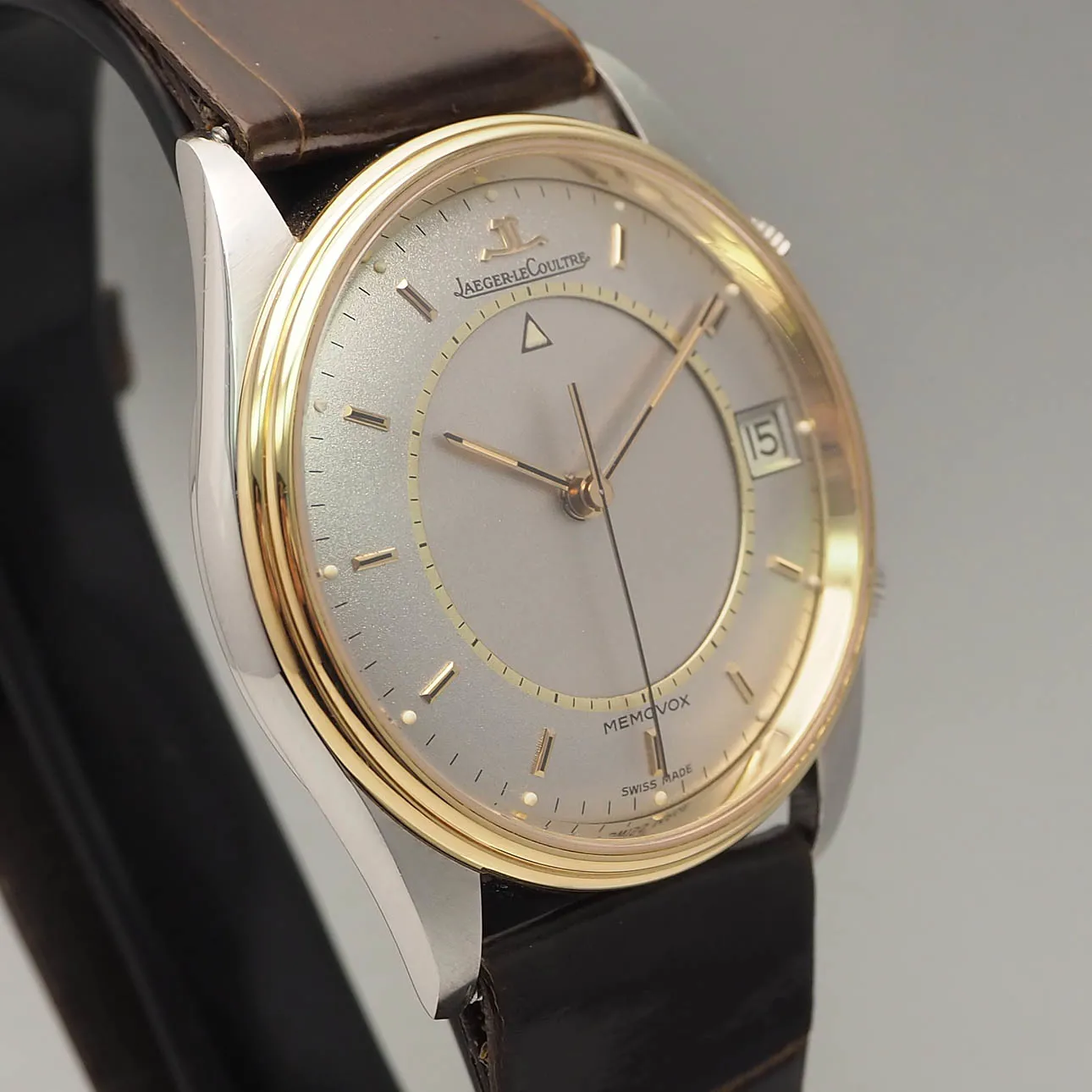 Jaeger-LeCoultre Memovox 141.012.5 36mm Yellow gold 2