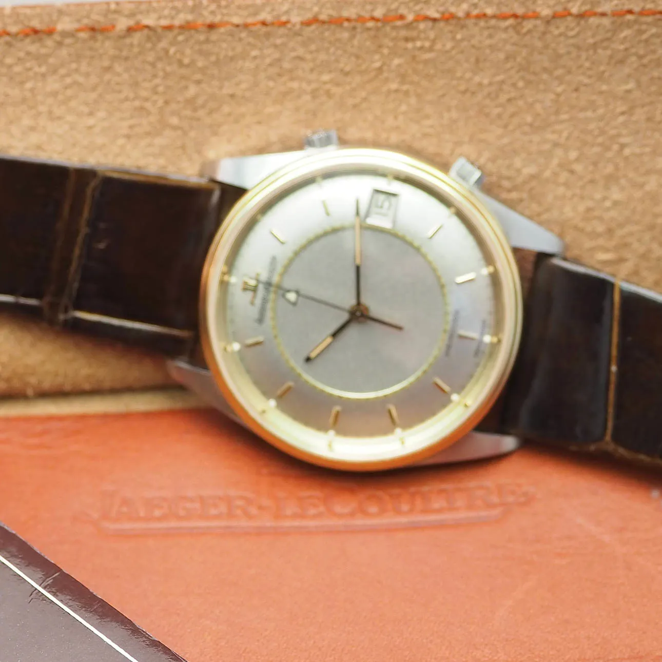 Jaeger-LeCoultre Memovox 141.012.5 36mm Yellow gold 9