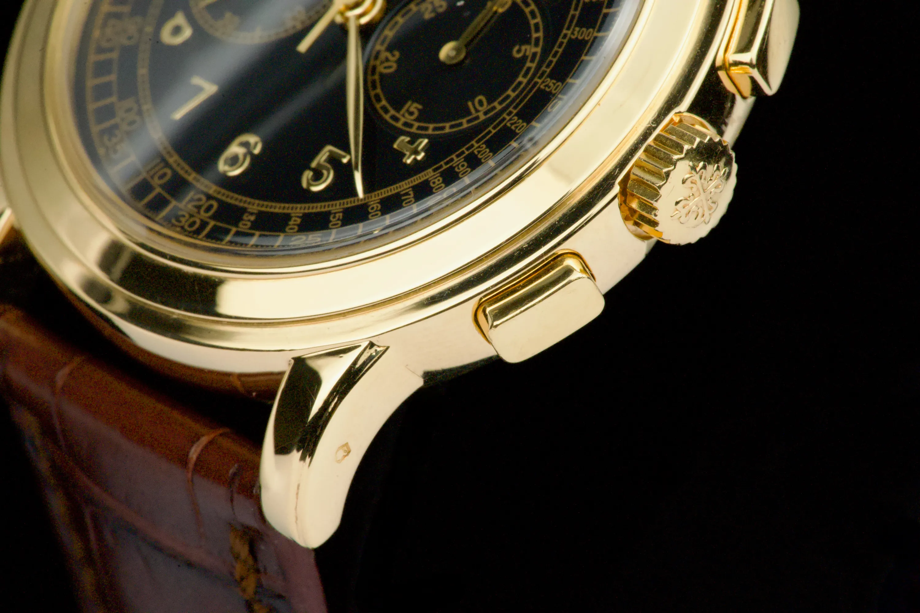 Patek Philippe Chronograph 5070 J 42mm Yellow gold Black 11