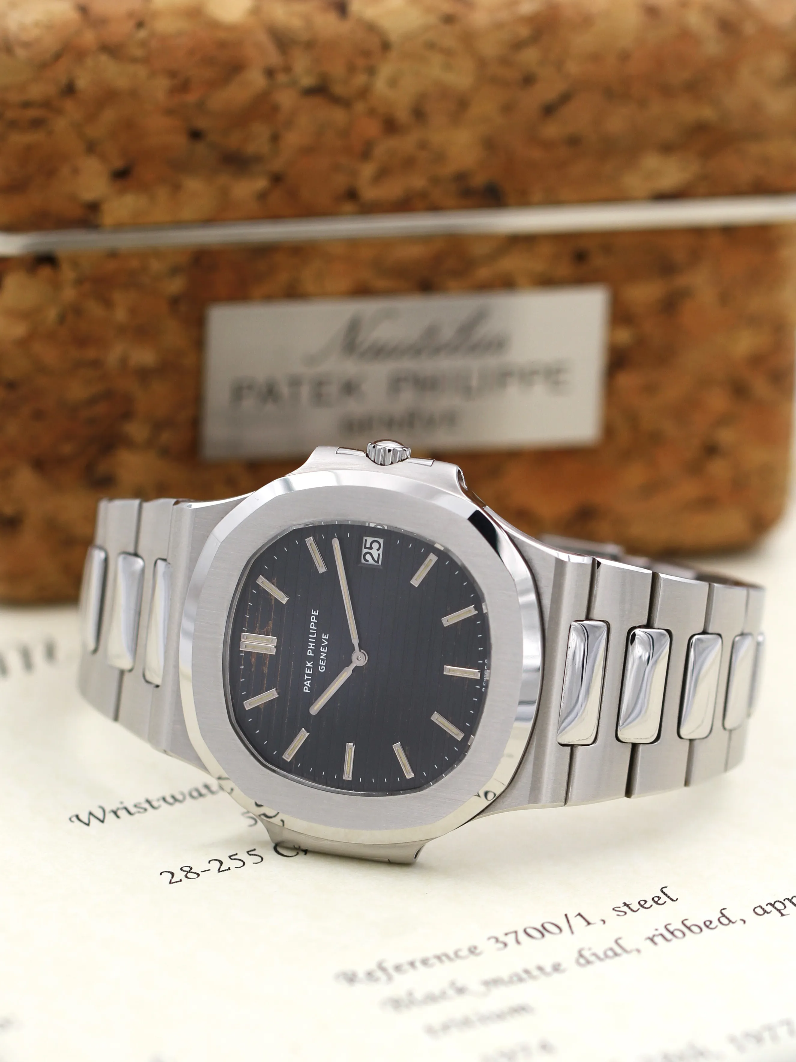 Patek Philippe Nautilus 3700/1A 42mm Stainless steel Blue 4