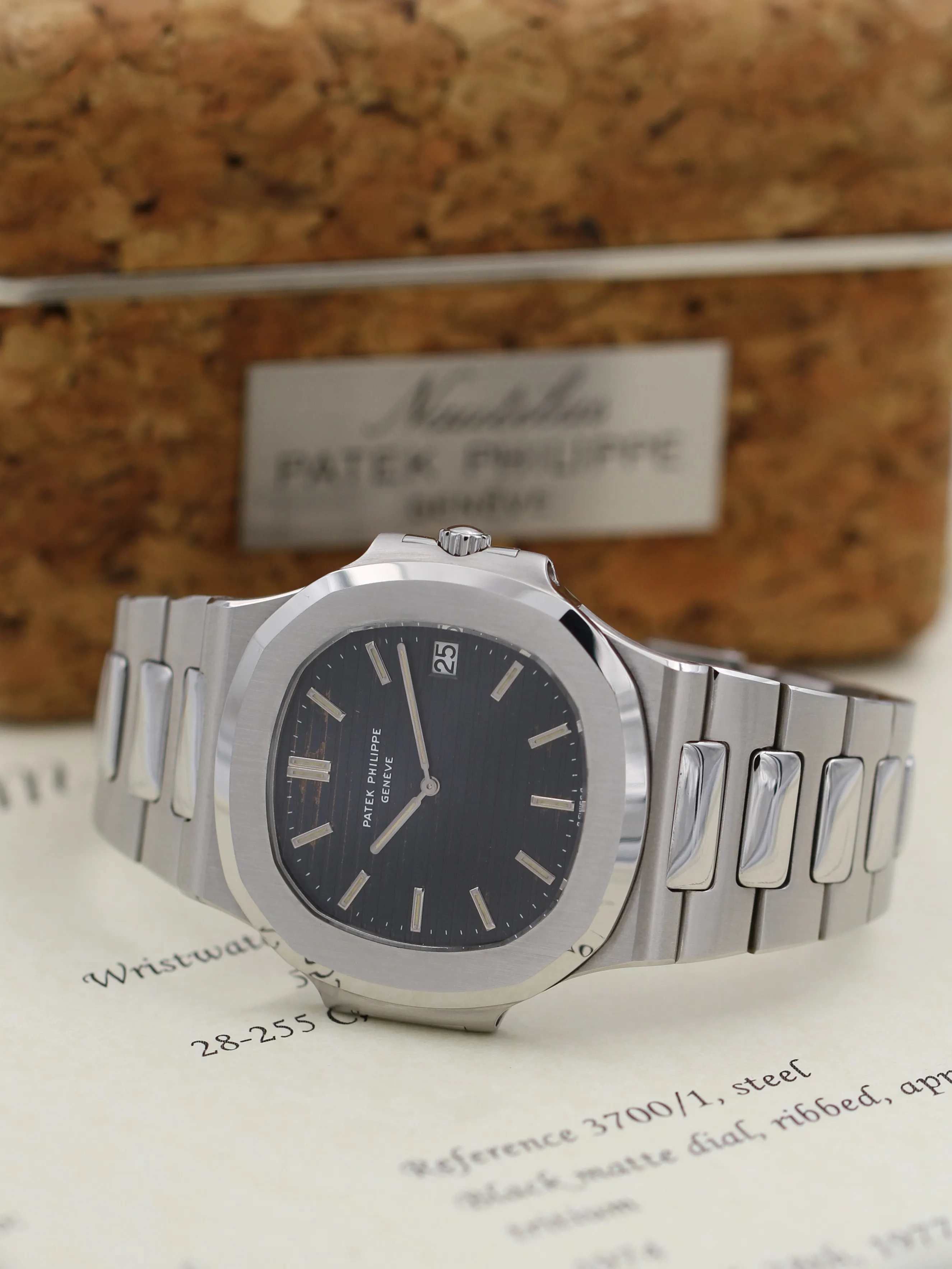 Patek Philippe Nautilus 3700/1A 42mm Stainless steel Blue 8