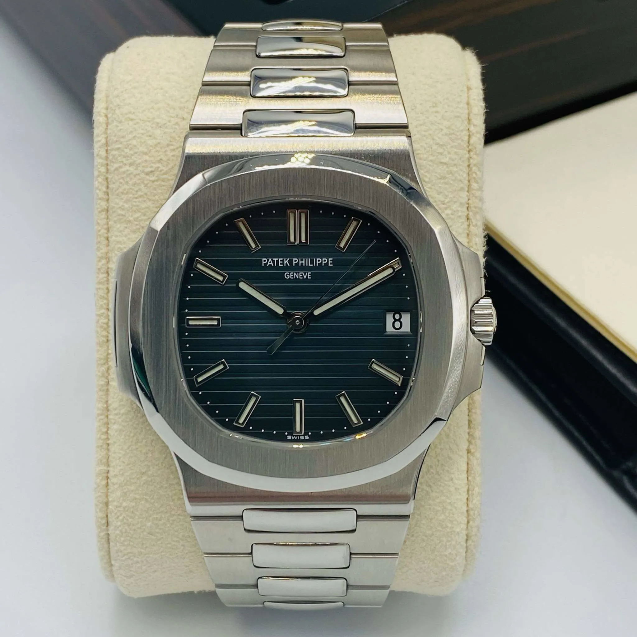 Patek Philippe Nautilus 5711 Blue 2