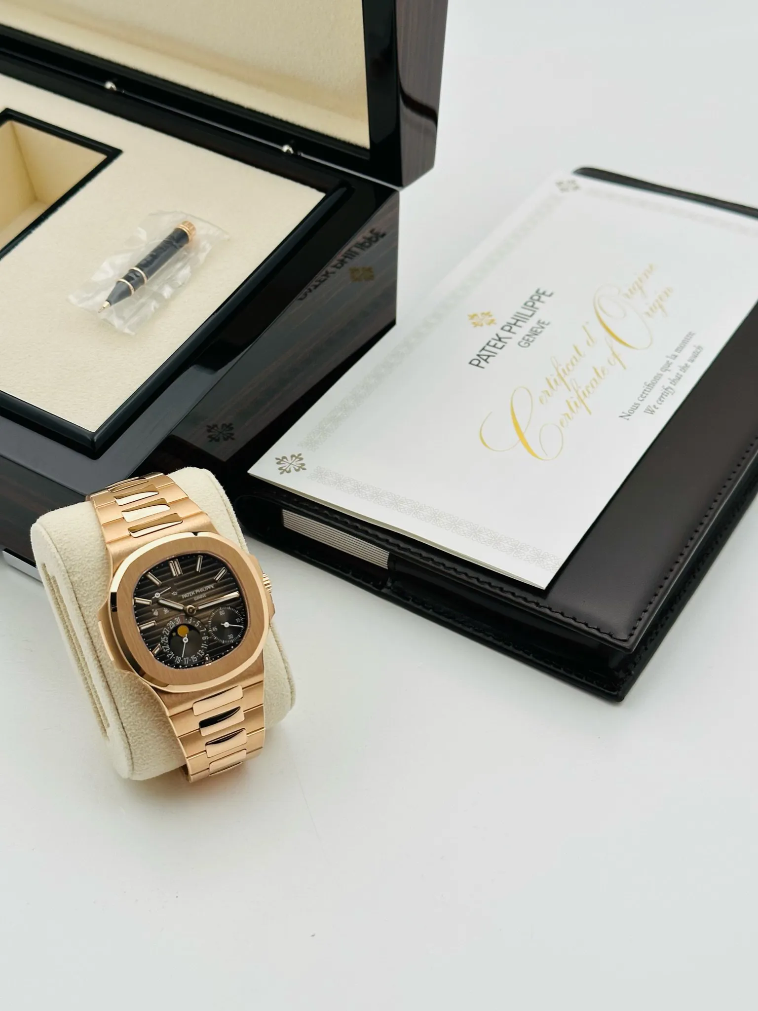 Patek Philippe Nautilus 5712/1R Rose gold Brown