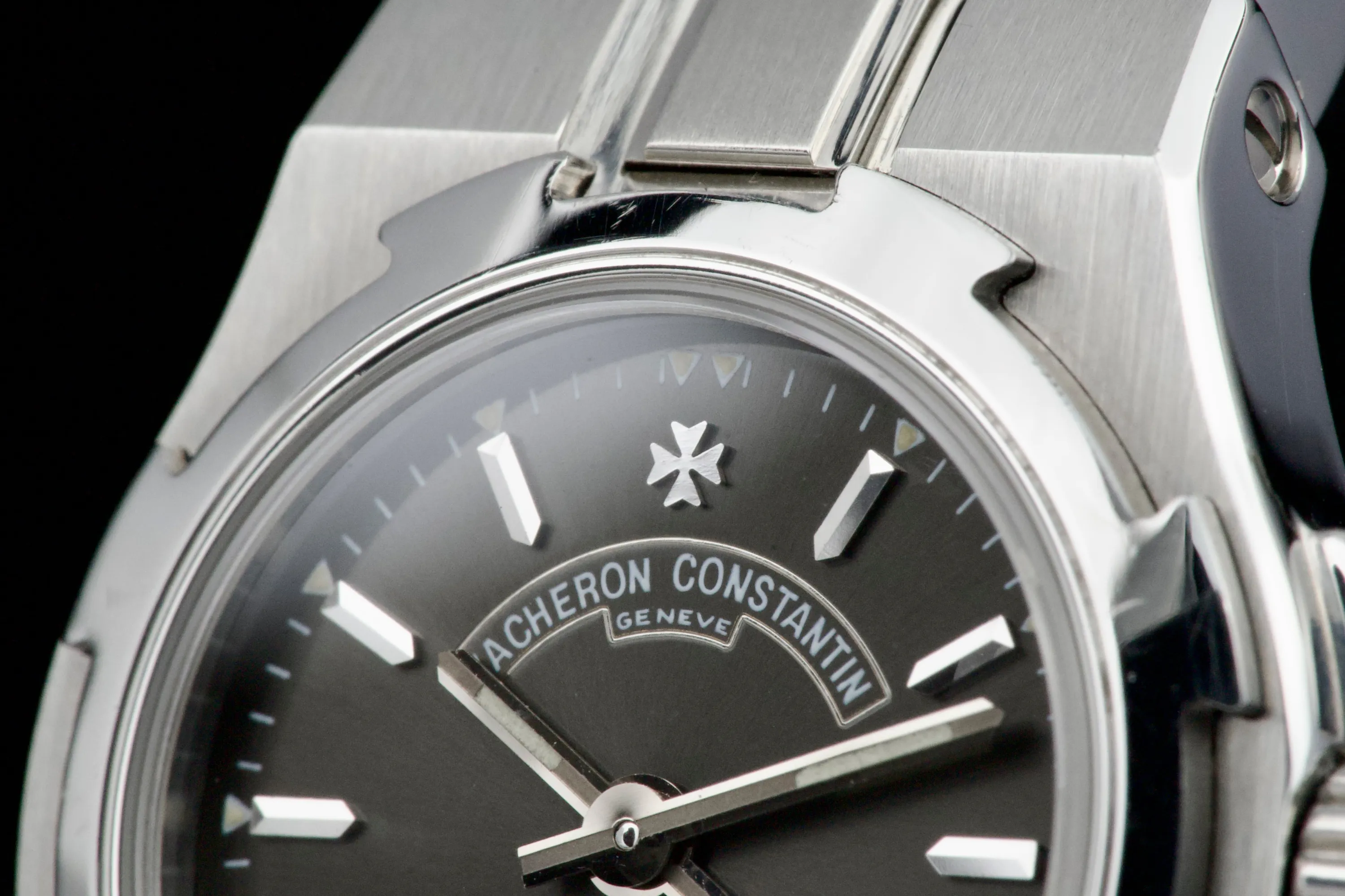 Vacheron Constantin Overseas 12050 24mm Stainless steel 2